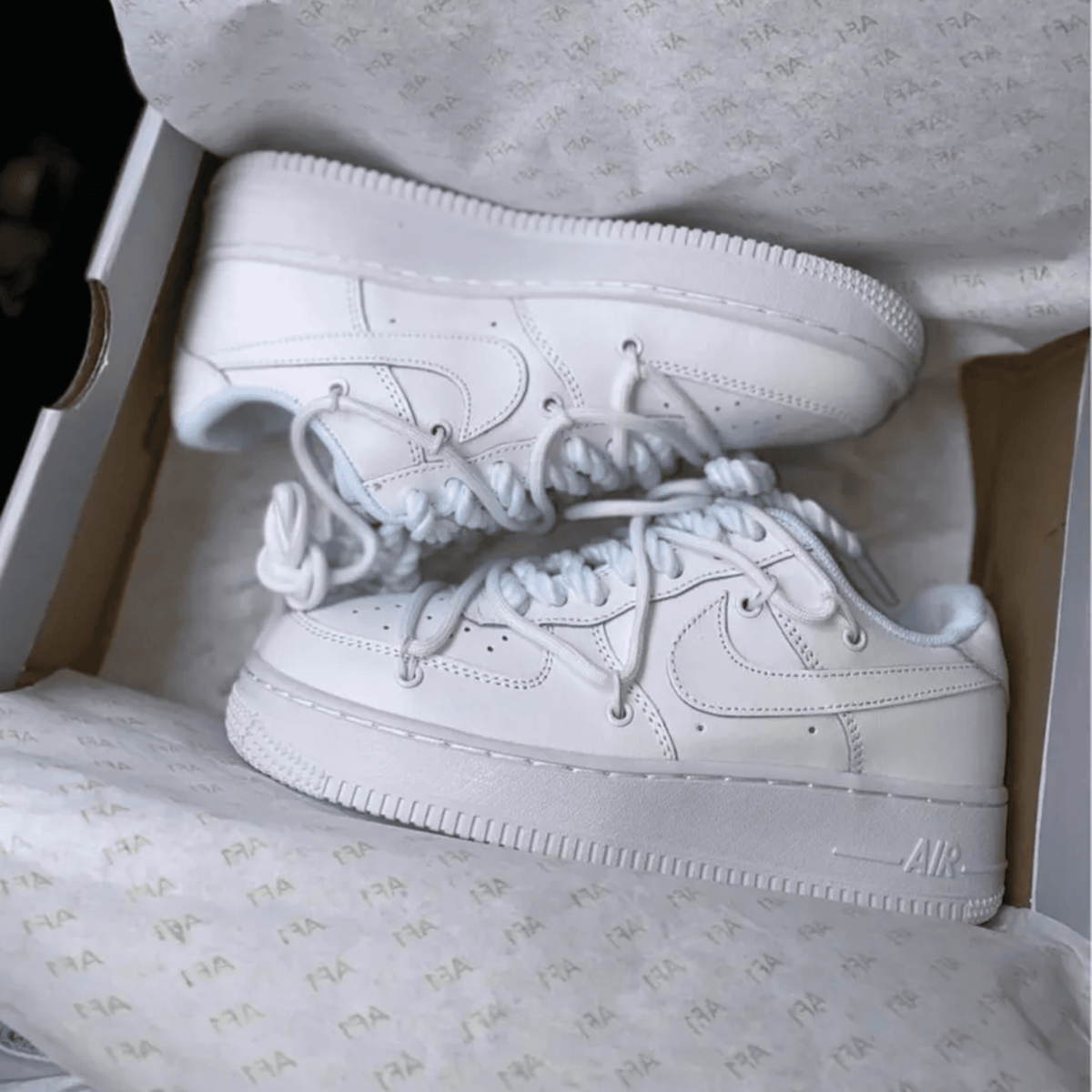 NIKE AIR FORCE 1 CUSTOM TRIPLE WHITE