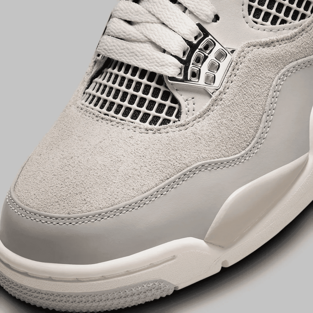 AIR JORDAN RETRO 4 FROZEN MOMENTS