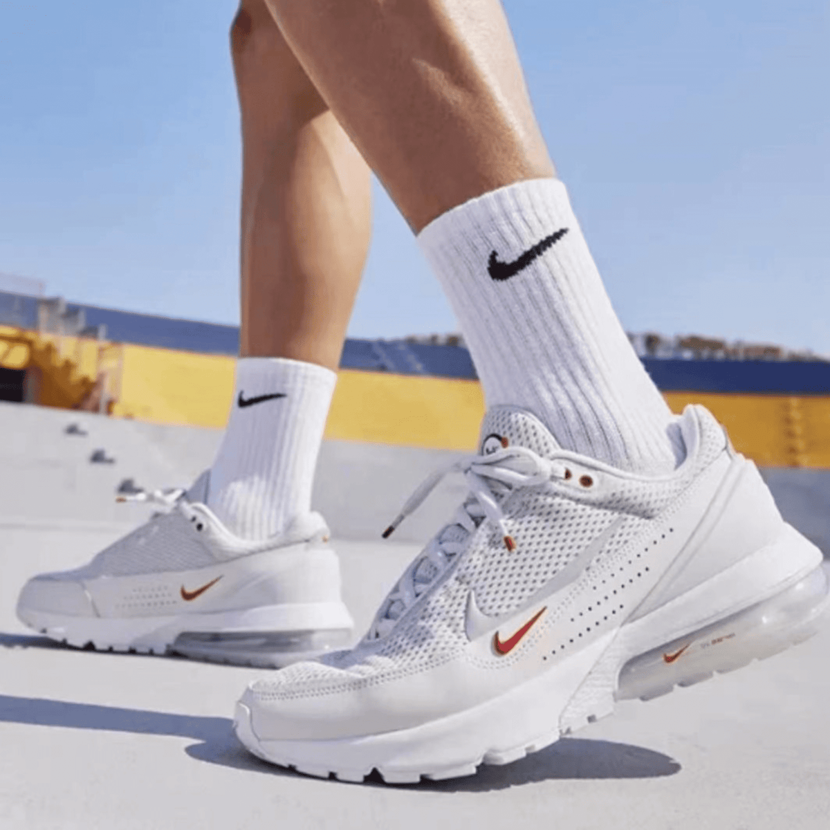 NIKE AIR MAX PULSE PHOTON DUST