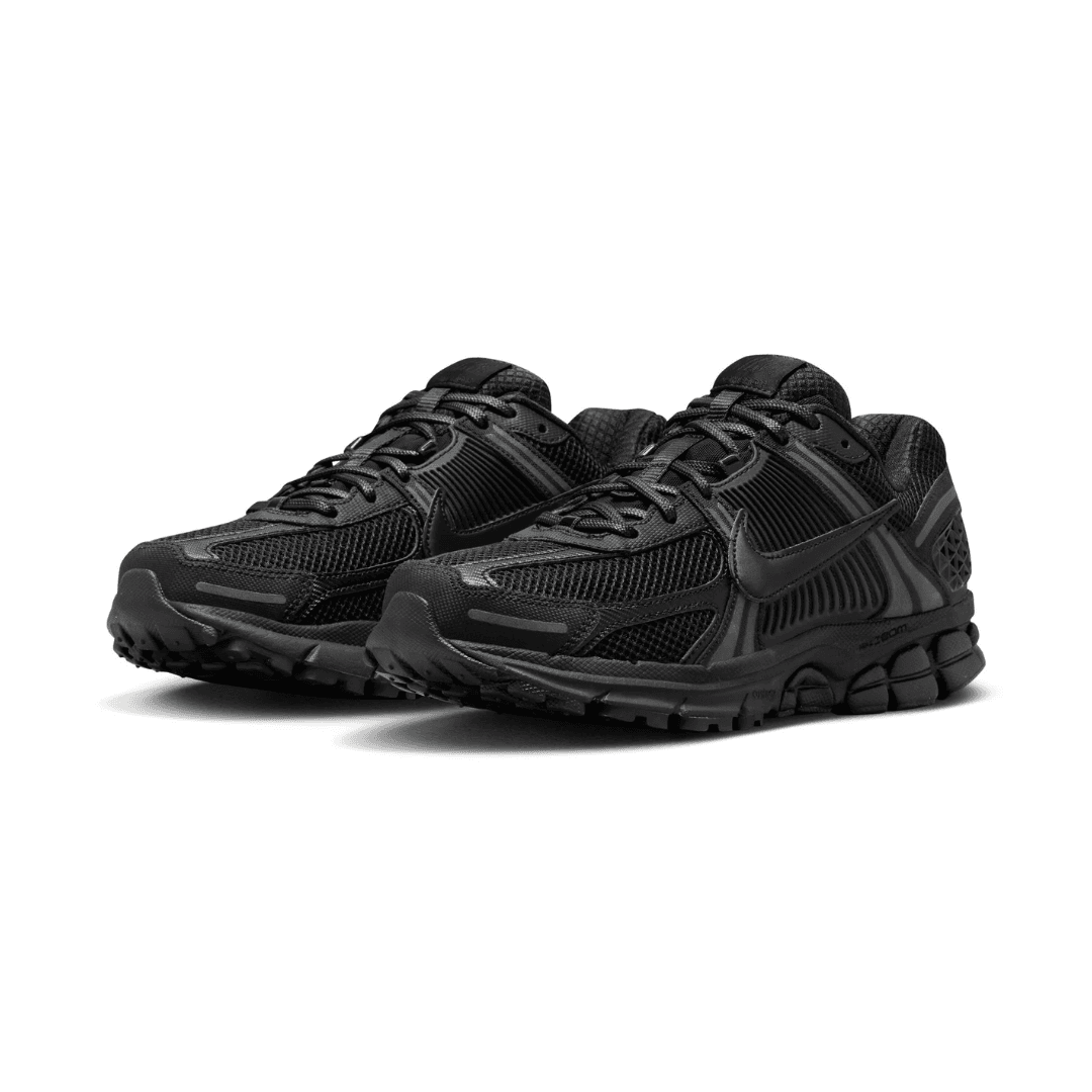 NIKE ZOOM VOMERO 5 BLACK