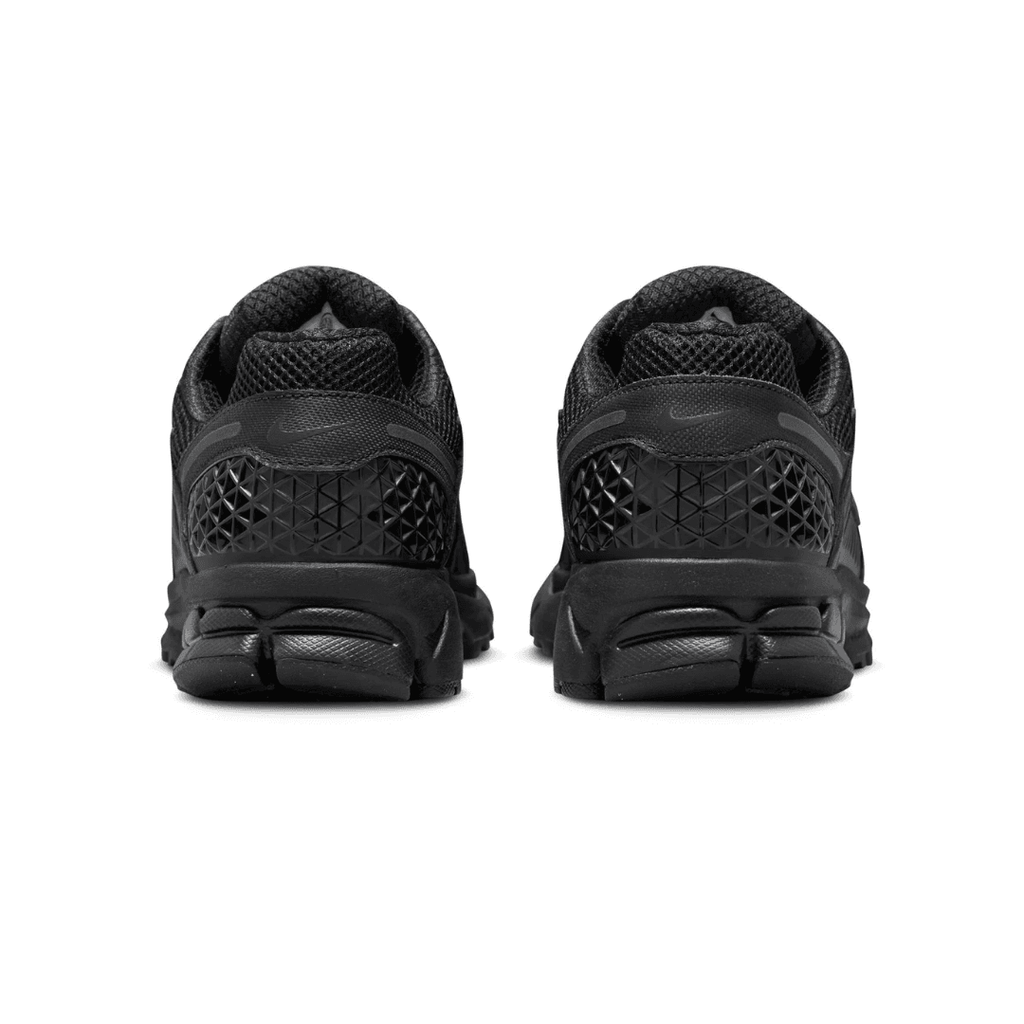 NIKE ZOOM VOMERO 5 BLACK