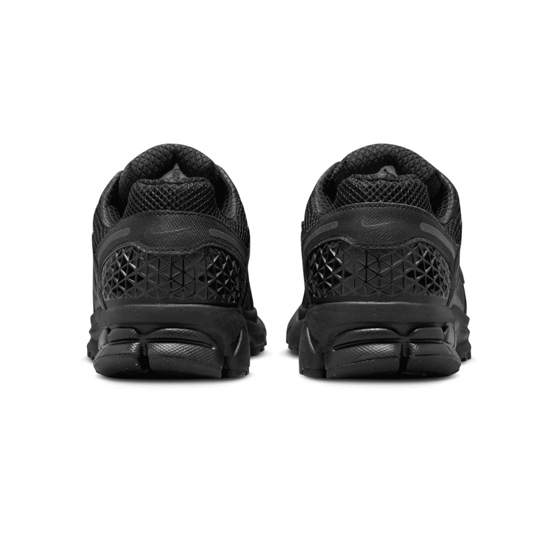 NIKE ZOOM VOMERO 5 BLACK