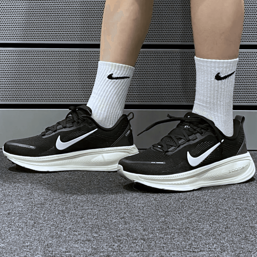 NIKE VOMERO 18 SUMMIT BLACK