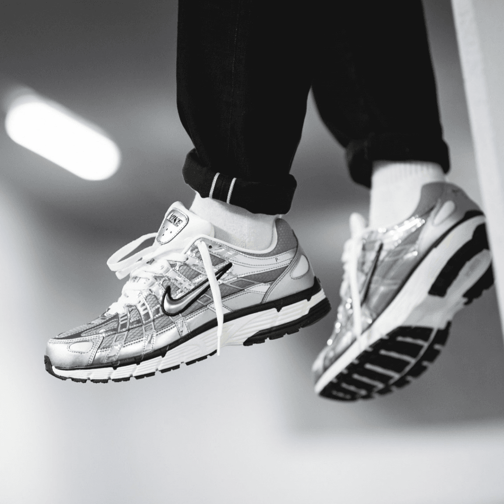 NIKE P-6000 METALLIC SILVER BLACK