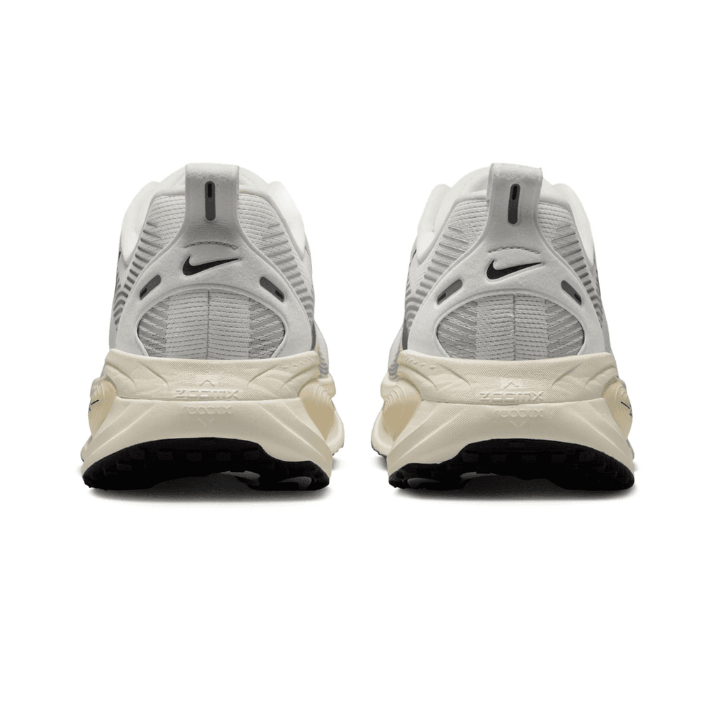 NIKE VOMERO 18 COCONUT MILK