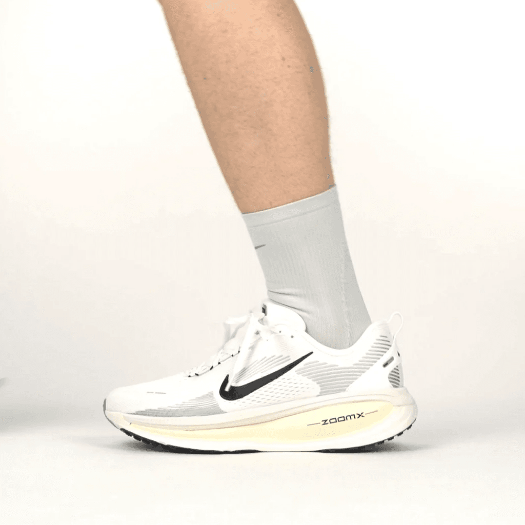 NIKE VOMERO 18 COCONUT MILK