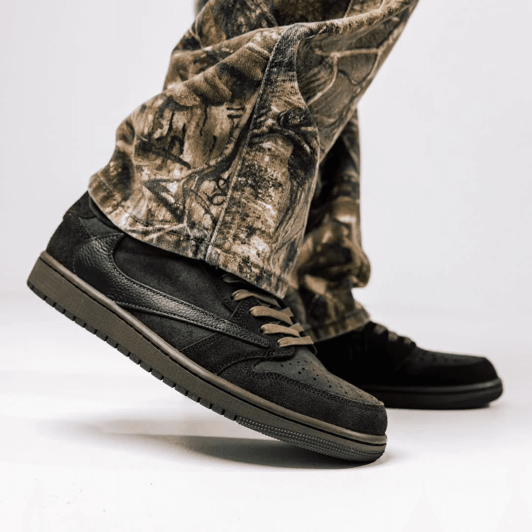 AIR JORDAN 1 TRAVIS SCOTT VELVET