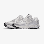 NIKE ZOOM VOMERO 5 WHITE