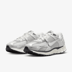 NIKE ZOOM VOMERO 5 METALLIC
