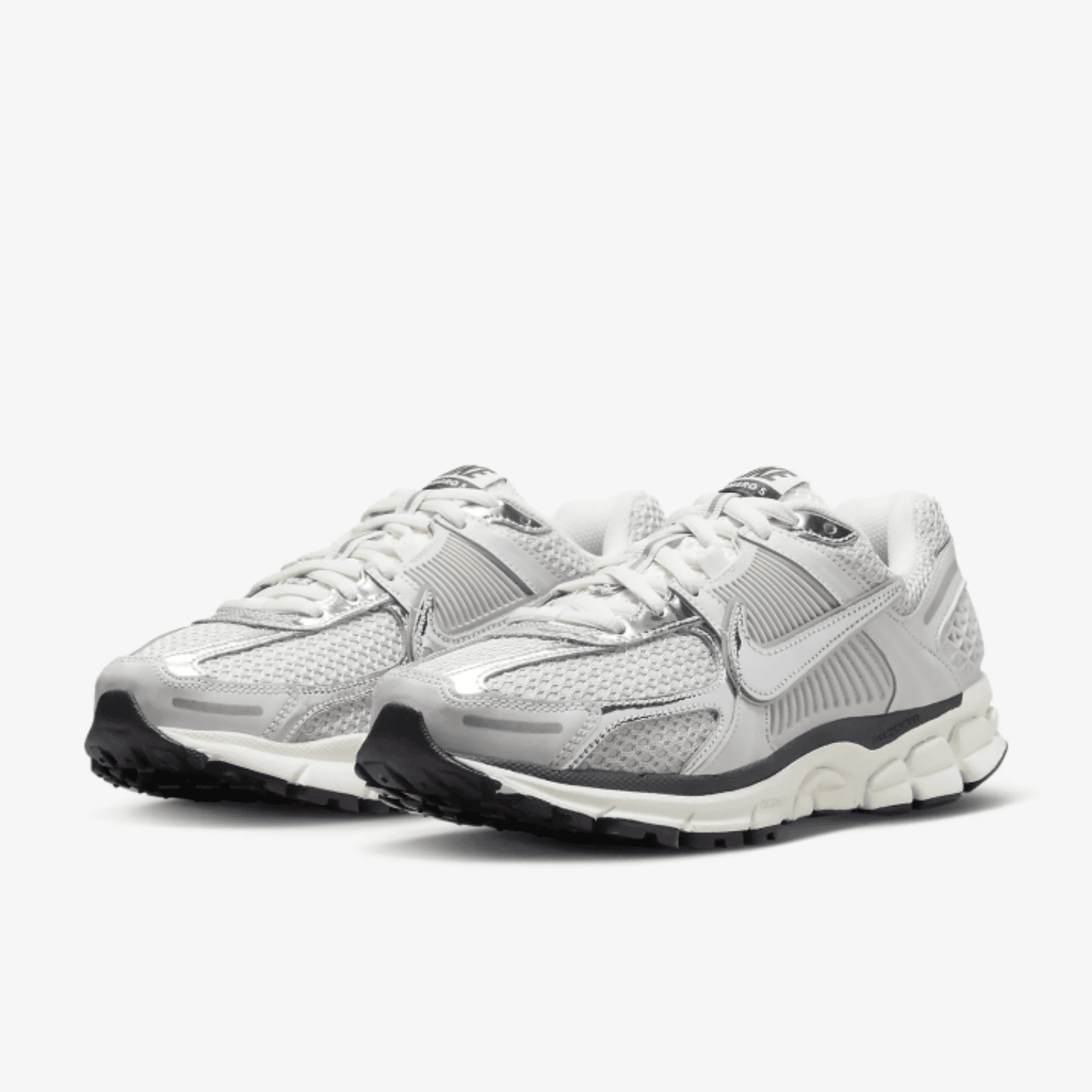 NIKE ZOOM VOMERO 5 METALLIC