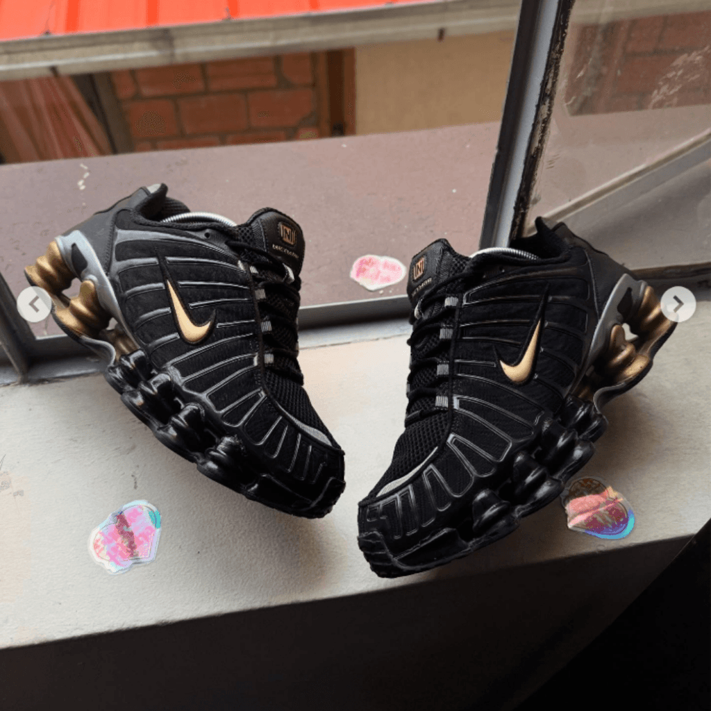 NNIKE SHOX NEYMAR JR GOLD