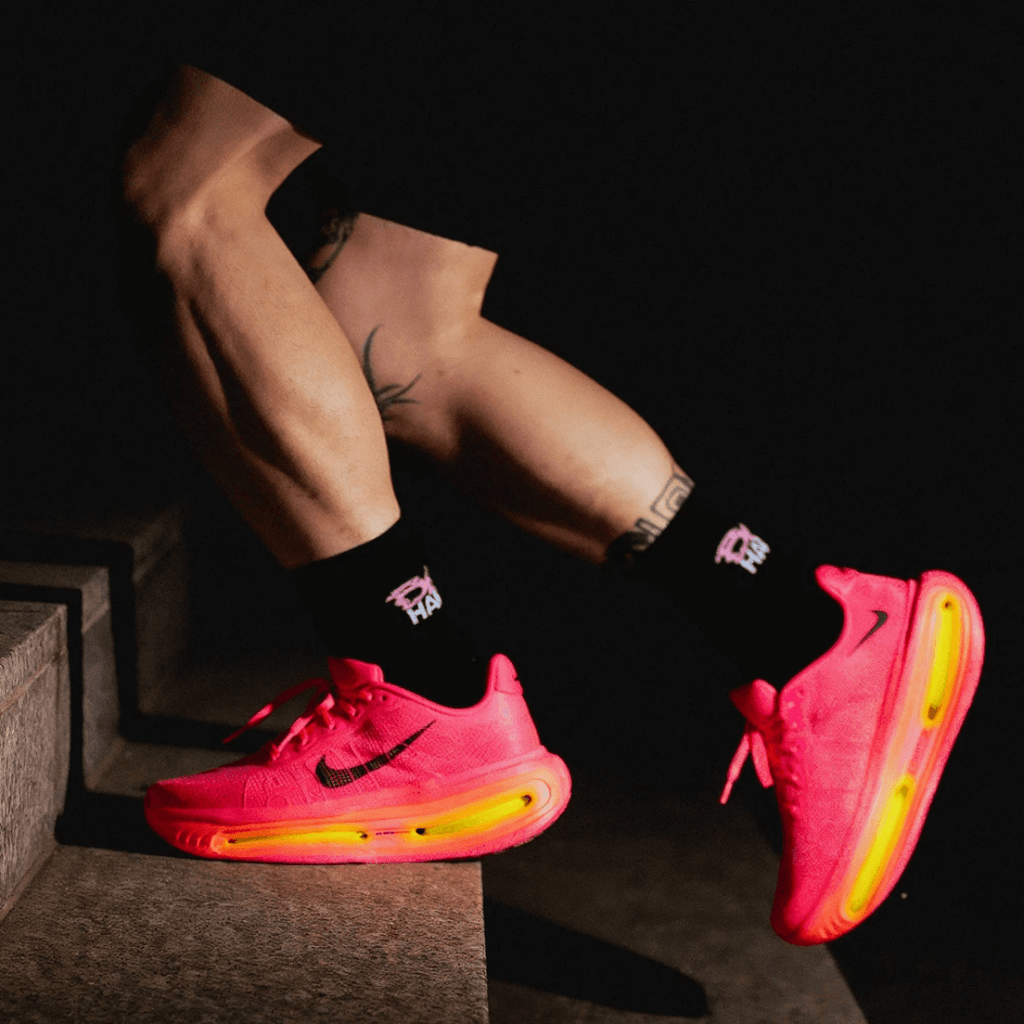 NIKE VOMERO PREMIUM HYPER PINK