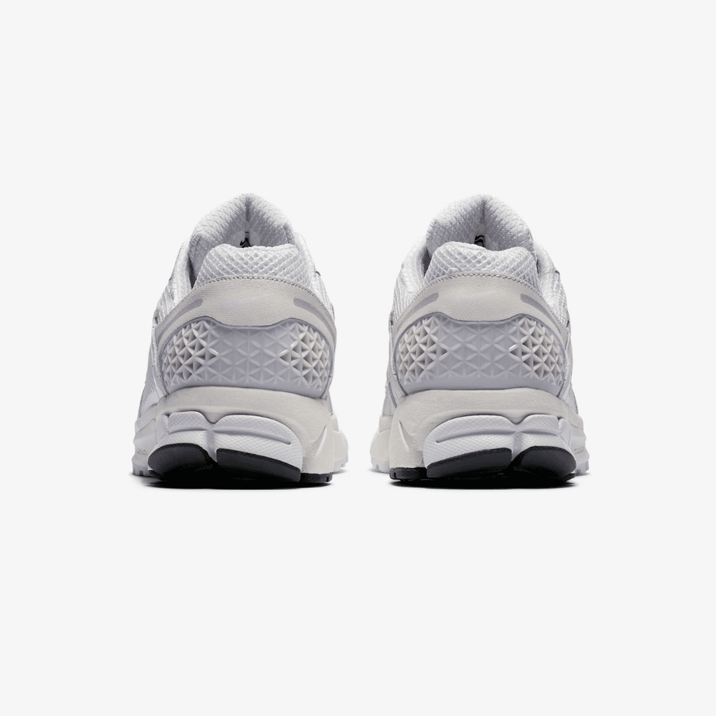 NIKE ZOOM VOMERO 5 WHITE