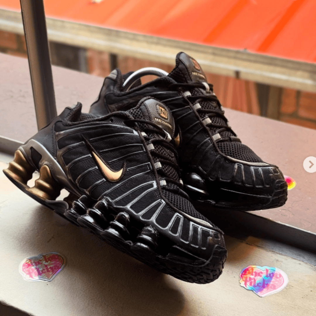 NNIKE SHOX NEYMAR JR GOLD