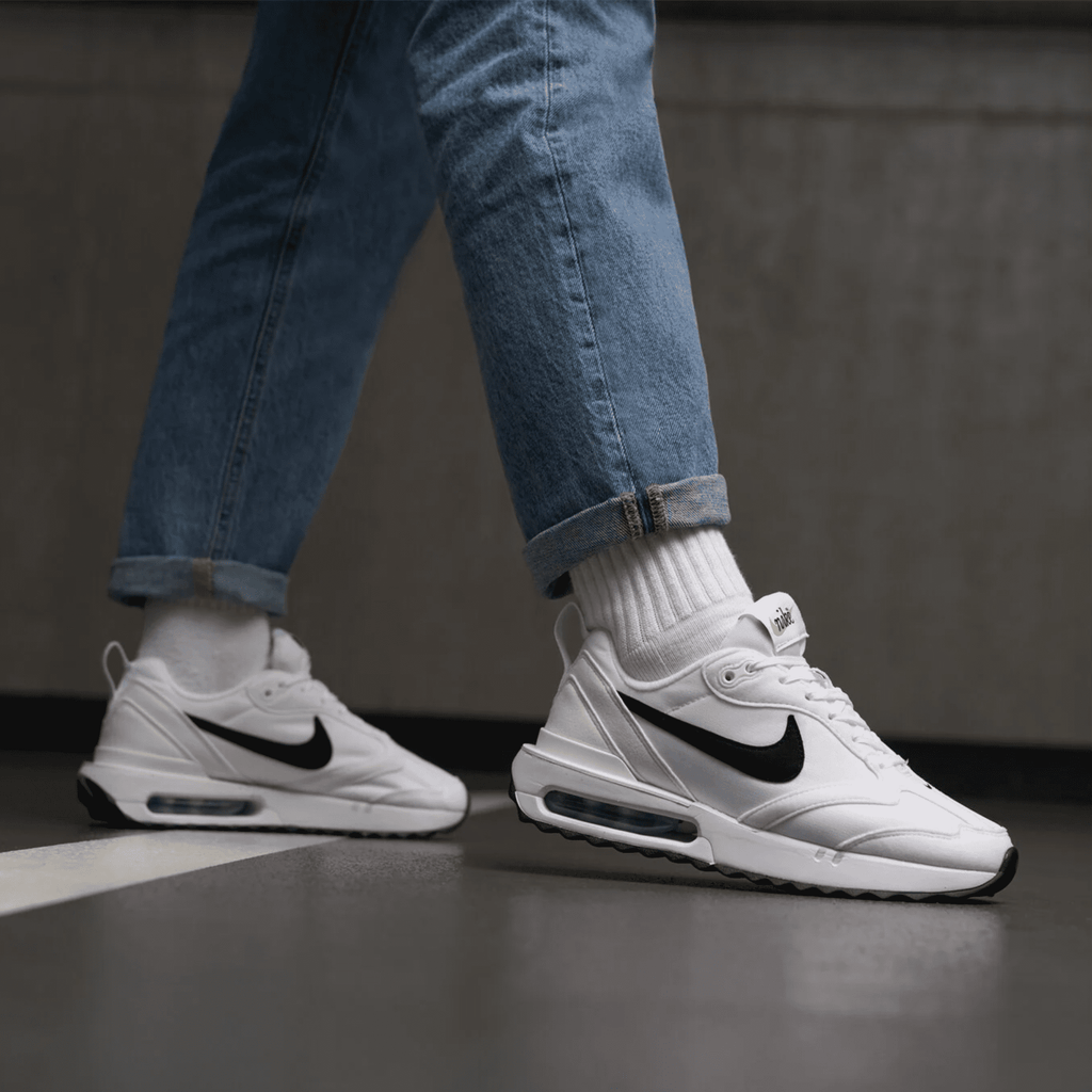 NIKE AIR MAX DAWN WHITE BLACK