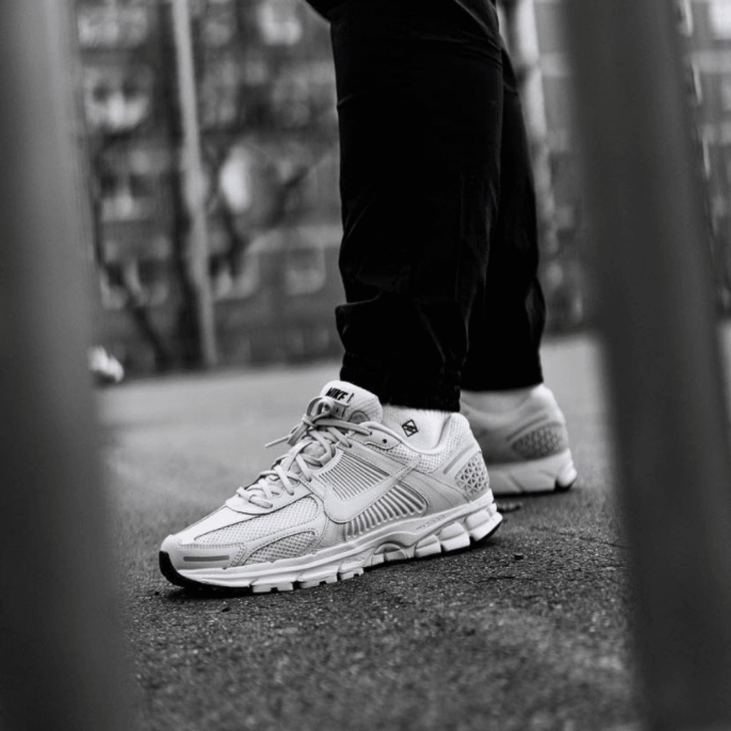 NIKE ZOOM VOMERO 5 WHITE