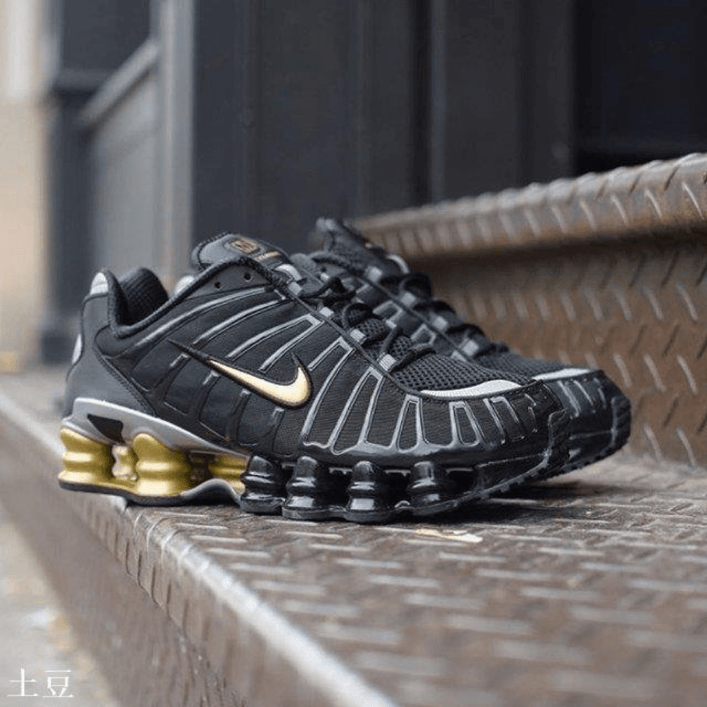 NNIKE SHOX NEYMAR JR GOLD