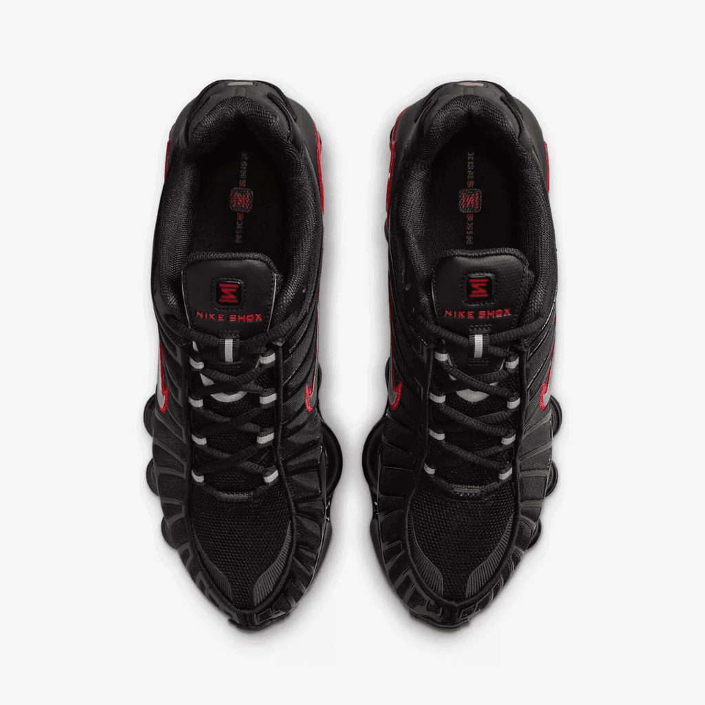 NIKE SHOX BLACK UNIVERSITY