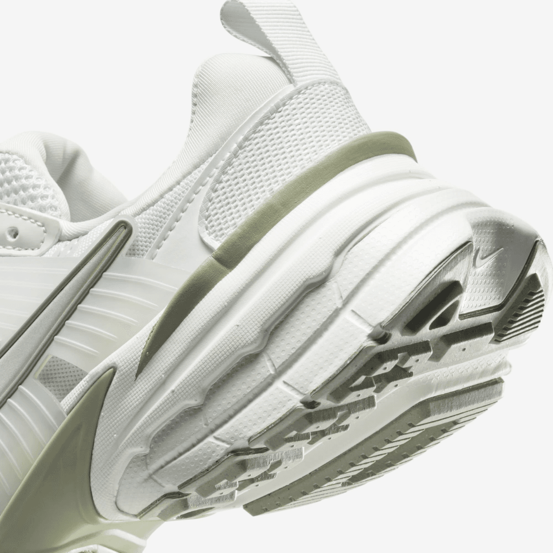 NIKE V2K RUN LIGHT OREWOOD