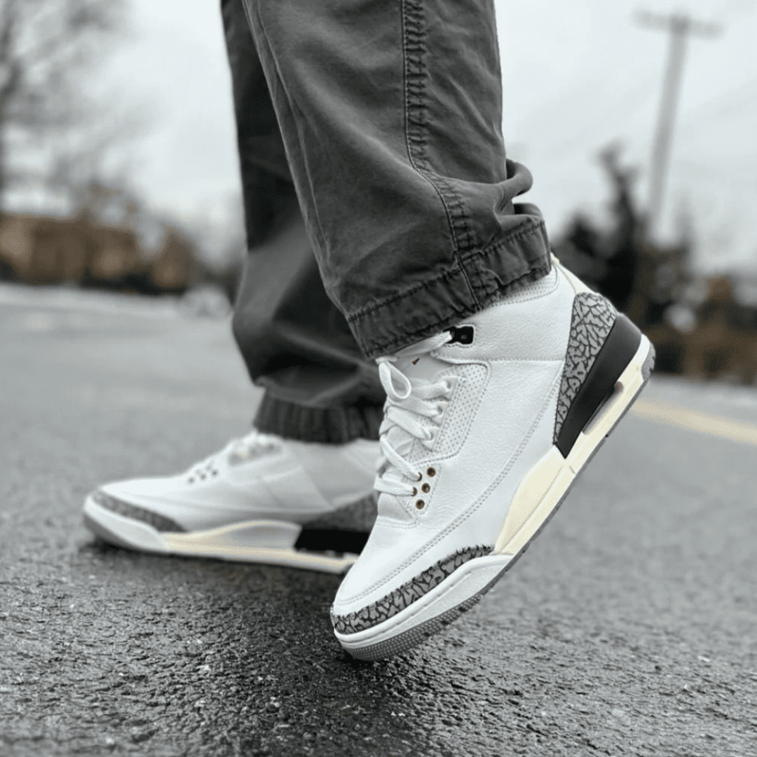 AIR JORDAN RETRO 3 WHITE CEMENT