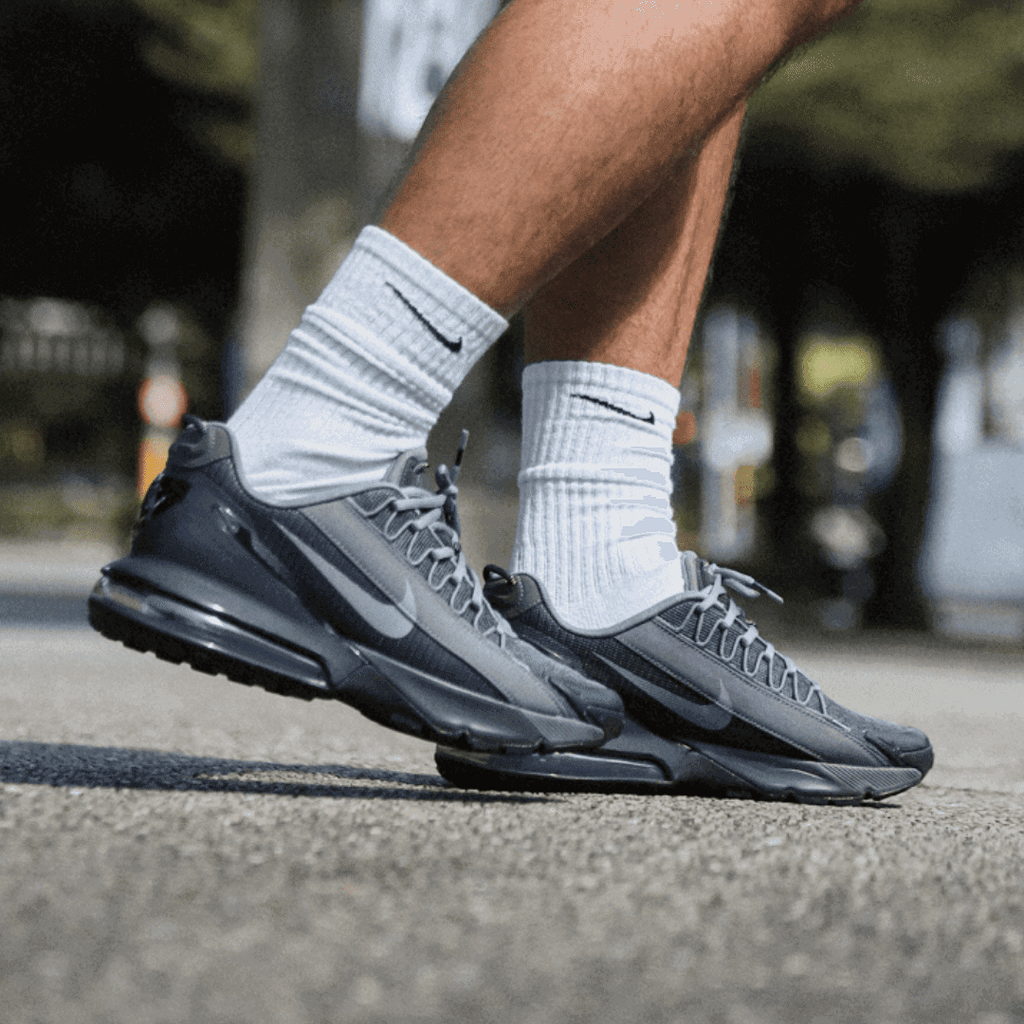 NIKE AIR MAX PULSE ROAM DARK GREY