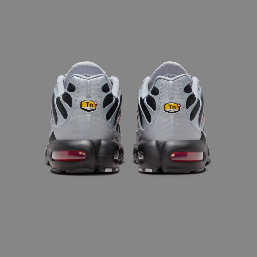 NIKE AIR MAX PLUS WOLF GREY