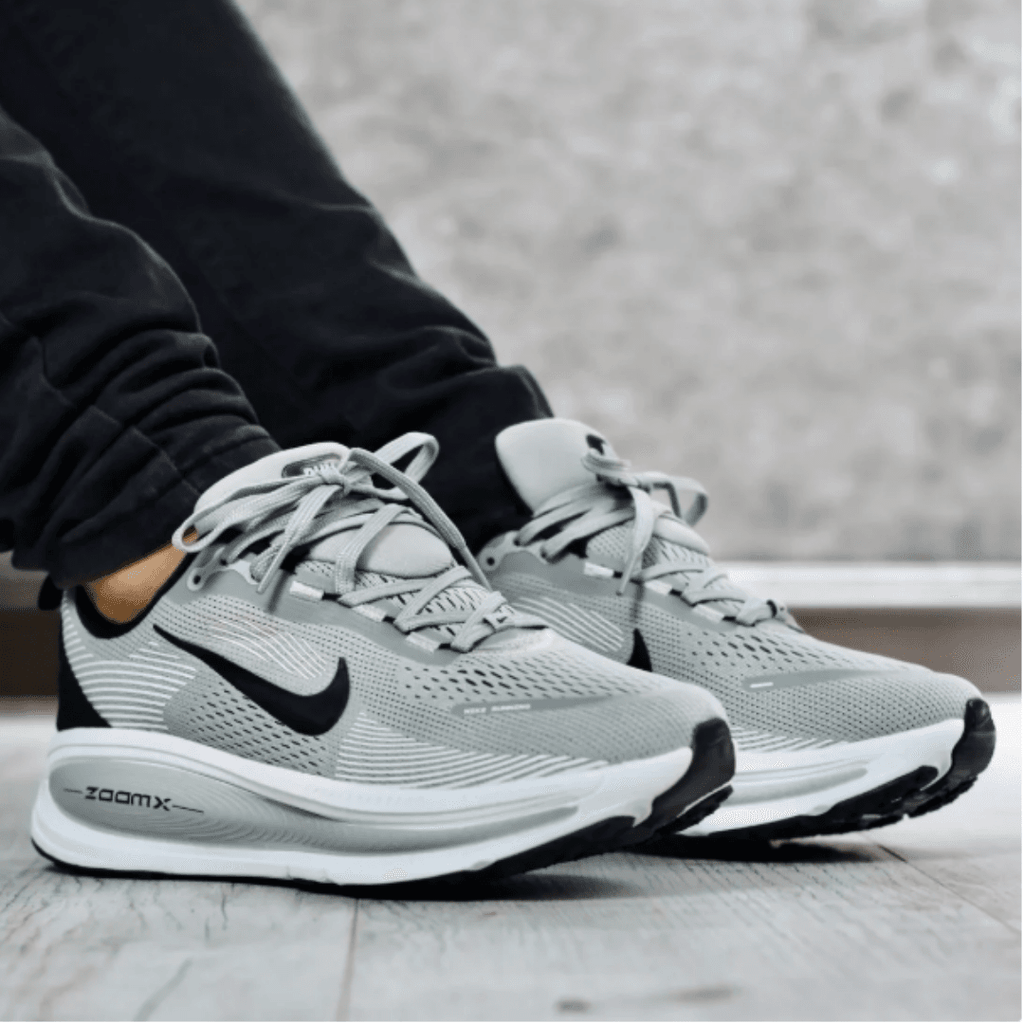 NIKE VOMERO 18 SILVER BLACK
