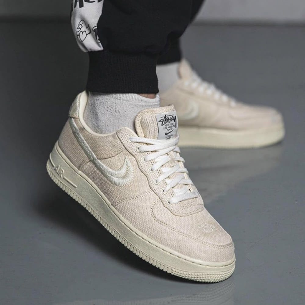 NIKE AIR FORCE 1 STUSSY FOSSIL