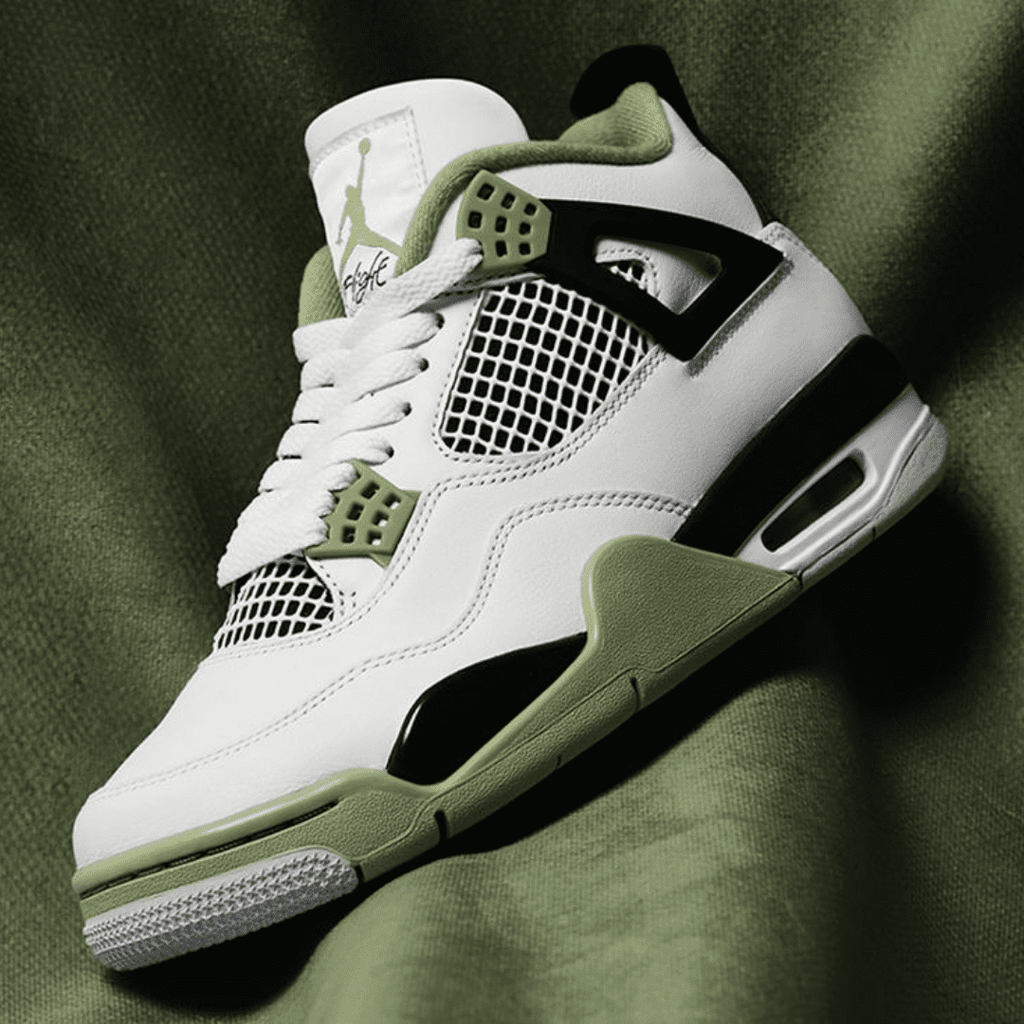 AIR JORDAN RETRO 4 SEAFOAM