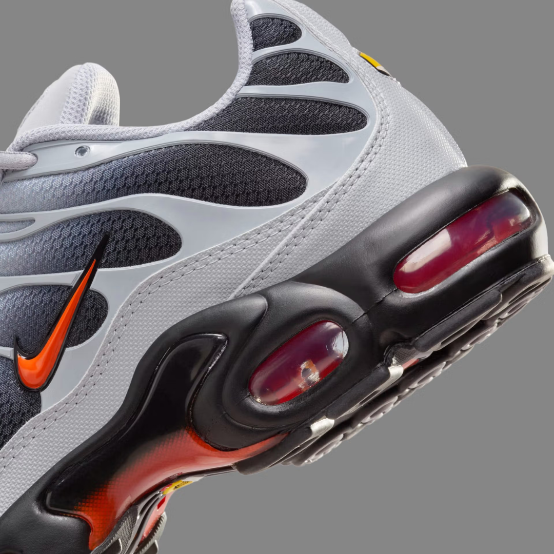 NIKE AIR MAX PLUS WOLF GREY