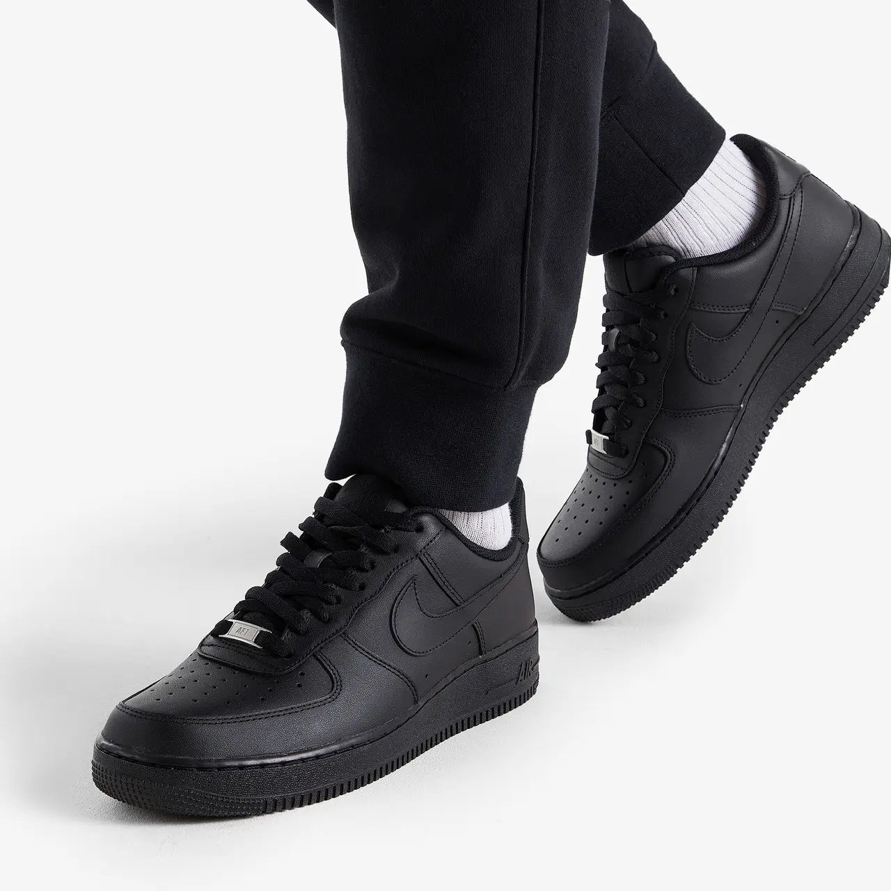 NIKE AIR FORCE 1´07 TRIPLE BLACK