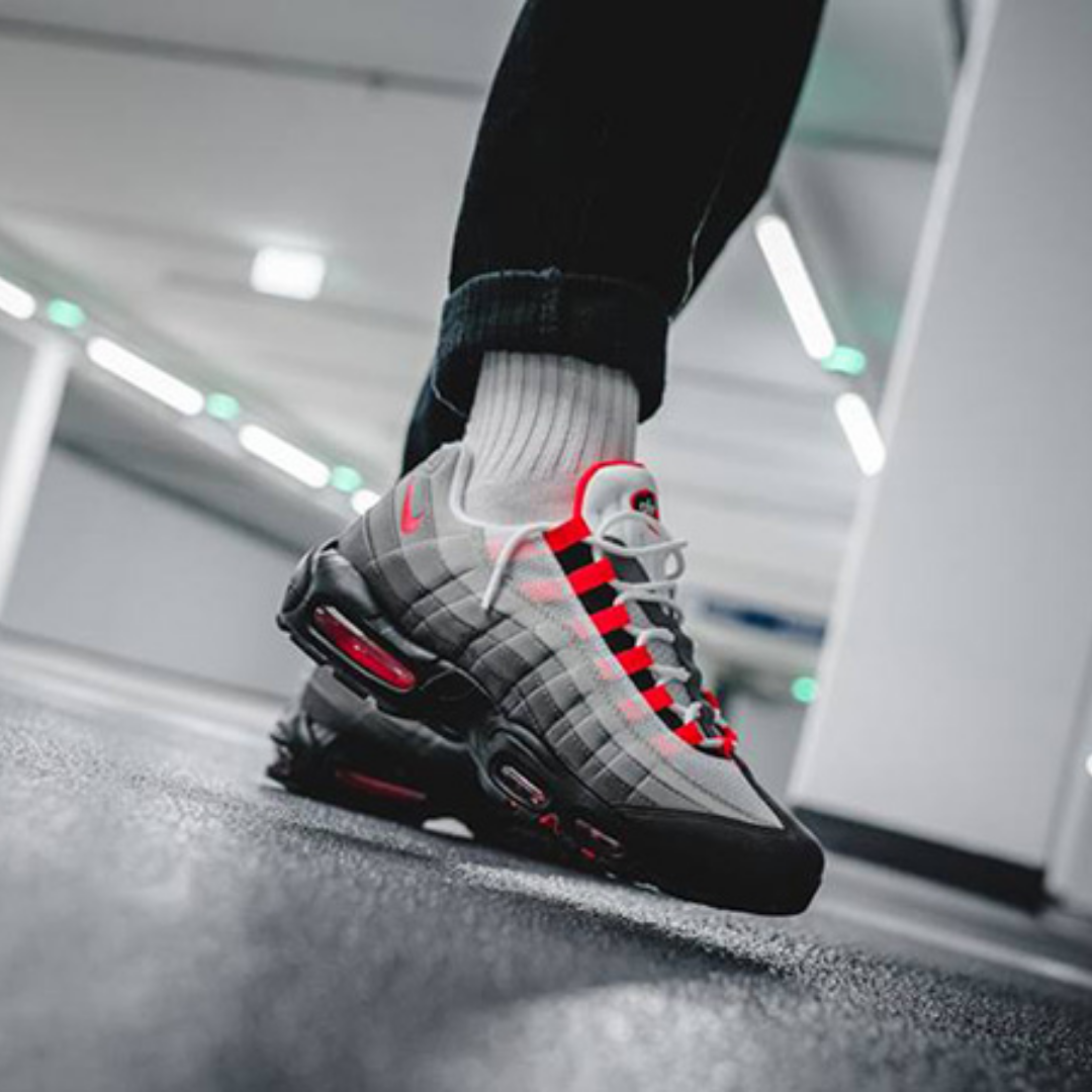 NIKE AIR MAX 95 SOLAR RED