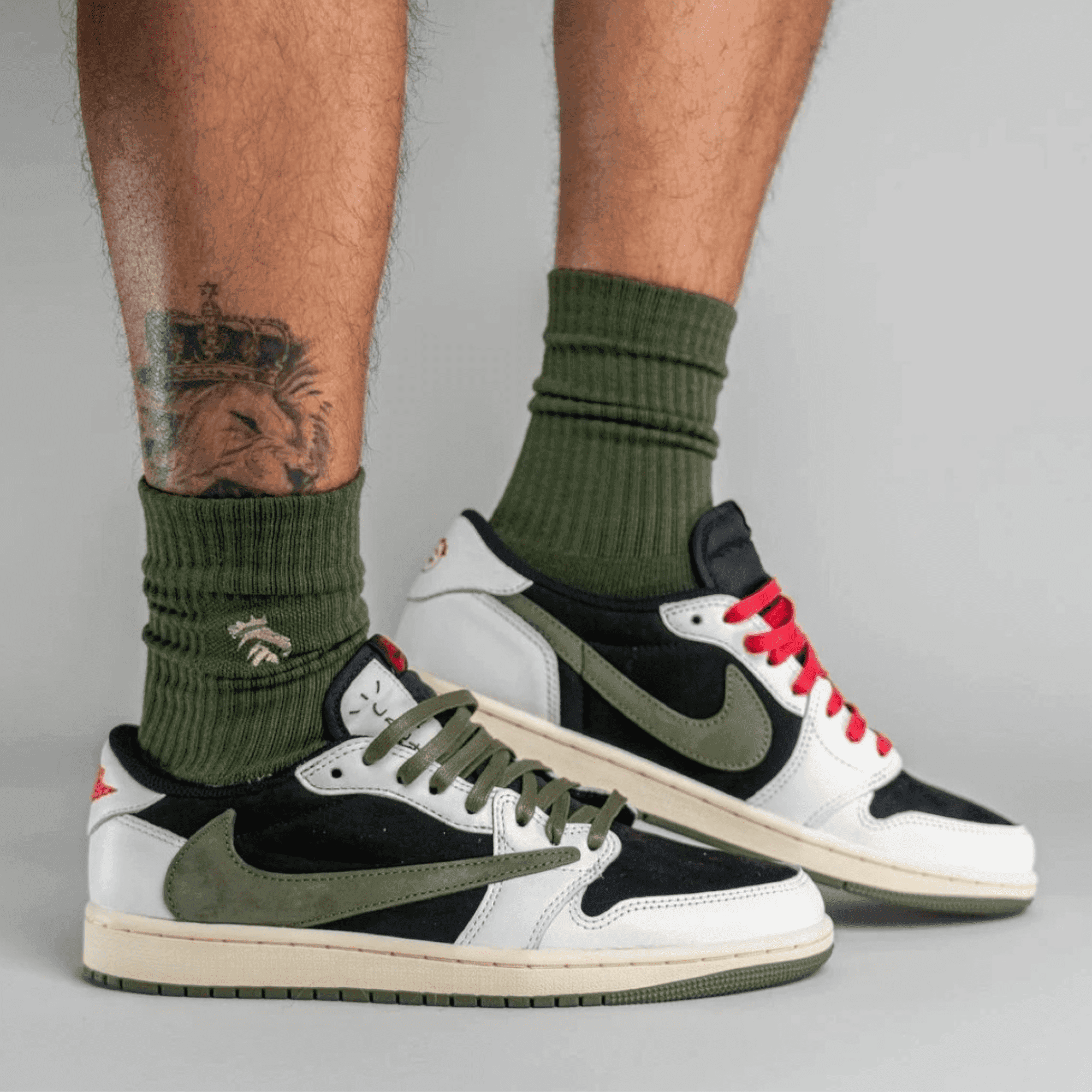 AIR JORDAN 1 TRAVIS SCOTT OLIVE