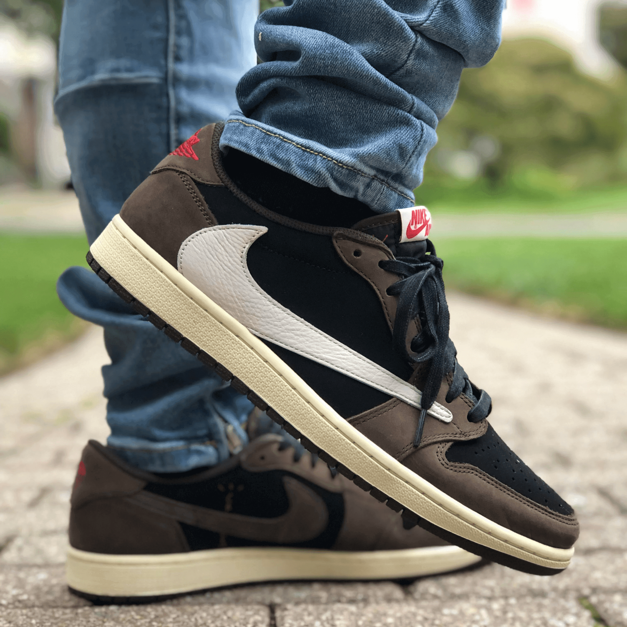 AIR JORDAN 1 TRAVIS SCOTT DARK MOCHA