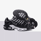 NIKE AIR MAX PLUS BLACK FROST