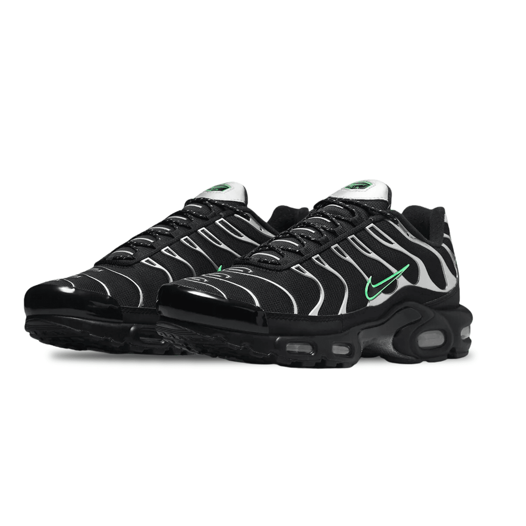 NIKE AIR MAX PLUS BLACK GREEN