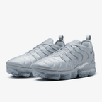 NIKE AIR VAPORMAX PLUS GRAY