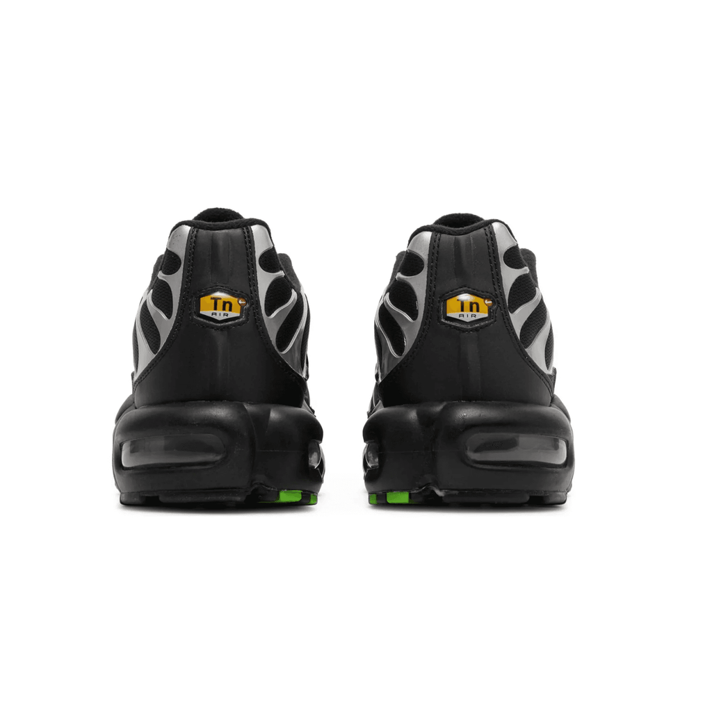 NIKE AIR MAX PLUS BLACK GREEN