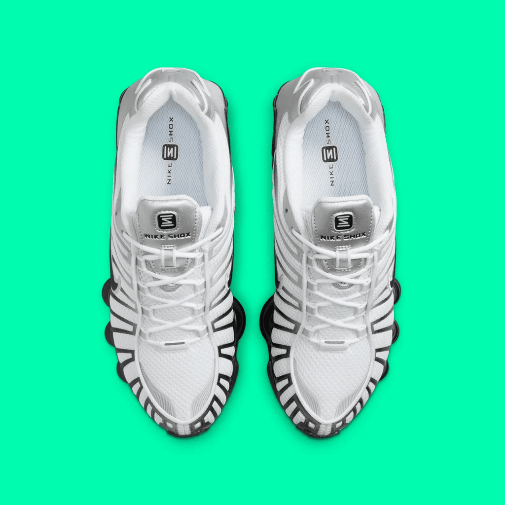 NIKE SHOX METALLIC SILVER BLACK