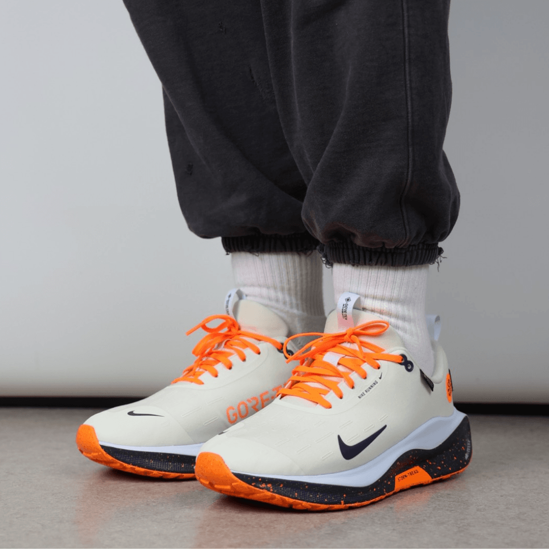 NIKE INFINITY-RN WHITE ORANGE
