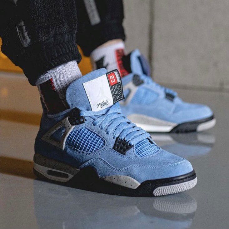 AIR JORDAN RETRO 4 UNIVERSITY BLUE