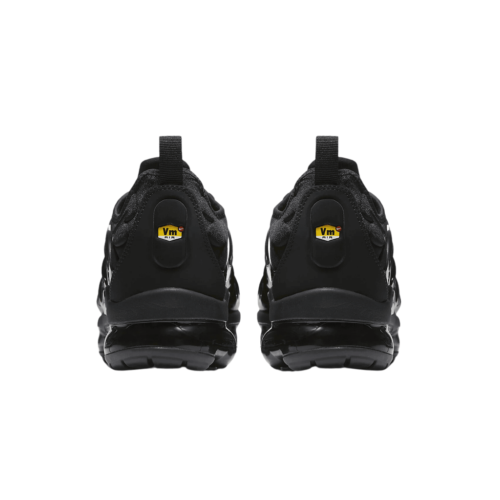 NIKE AIR VAPORMAX PLUS BLACK