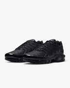 NIKE AIR MAX PLUS TOTAL BLACK
