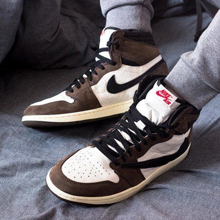 AIR JORDAN RETRO 1 HIGH TRAVIS SCOTT