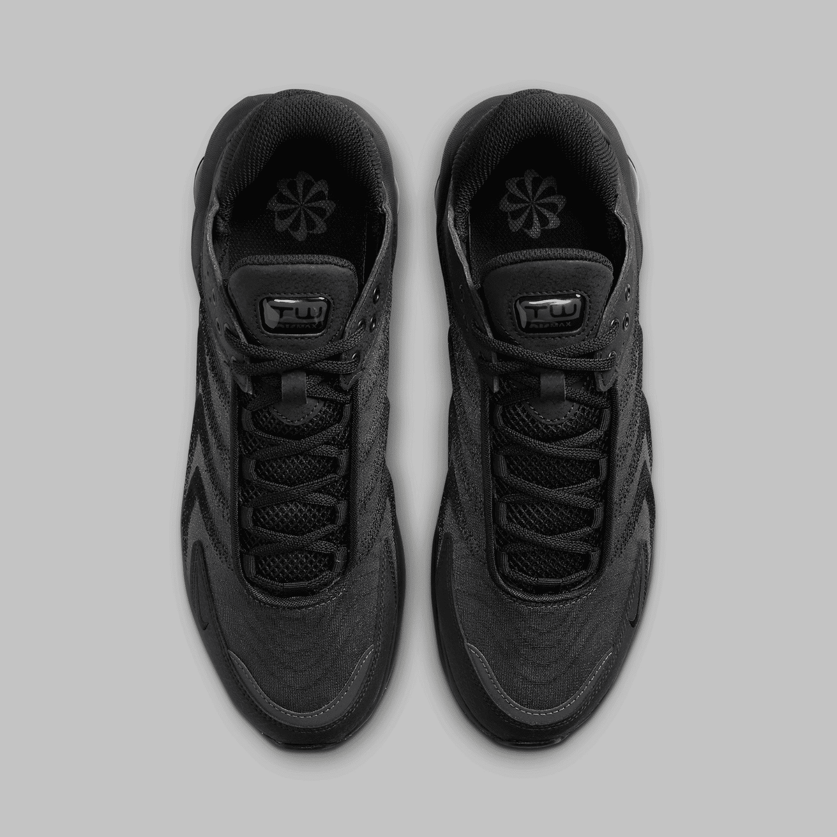 NIKE AIR MAX TW TRIPLE BLACK