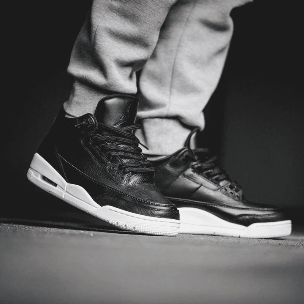AIR JORDAN RETRO 3 CYBER MONDAY