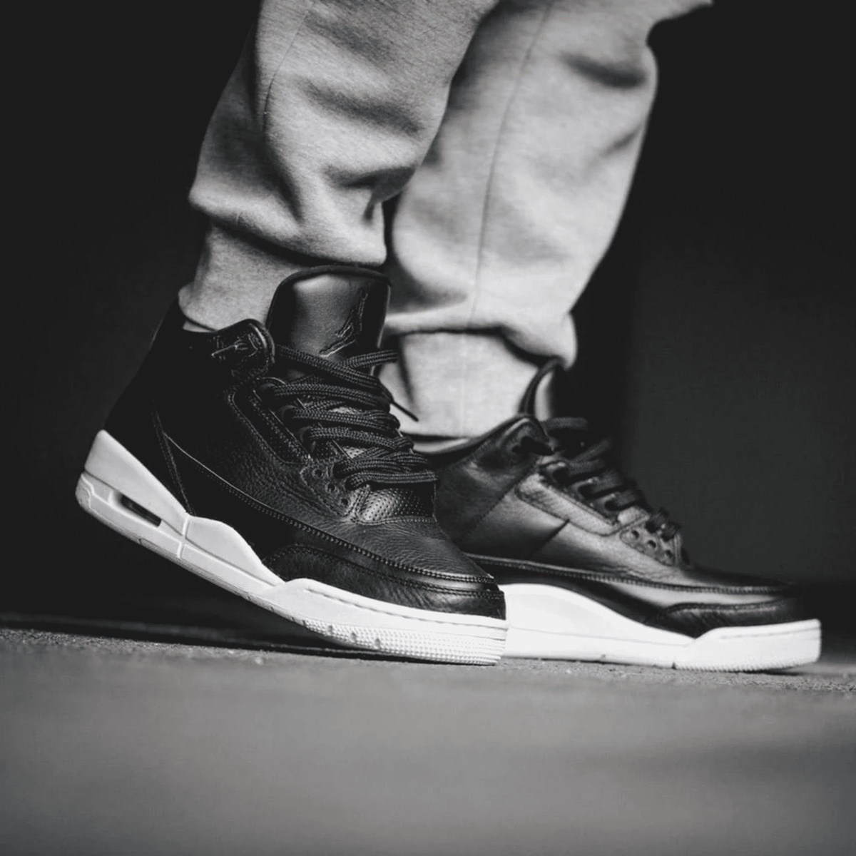 AIR JORDAN RETRO 3 CYBER MONDAY