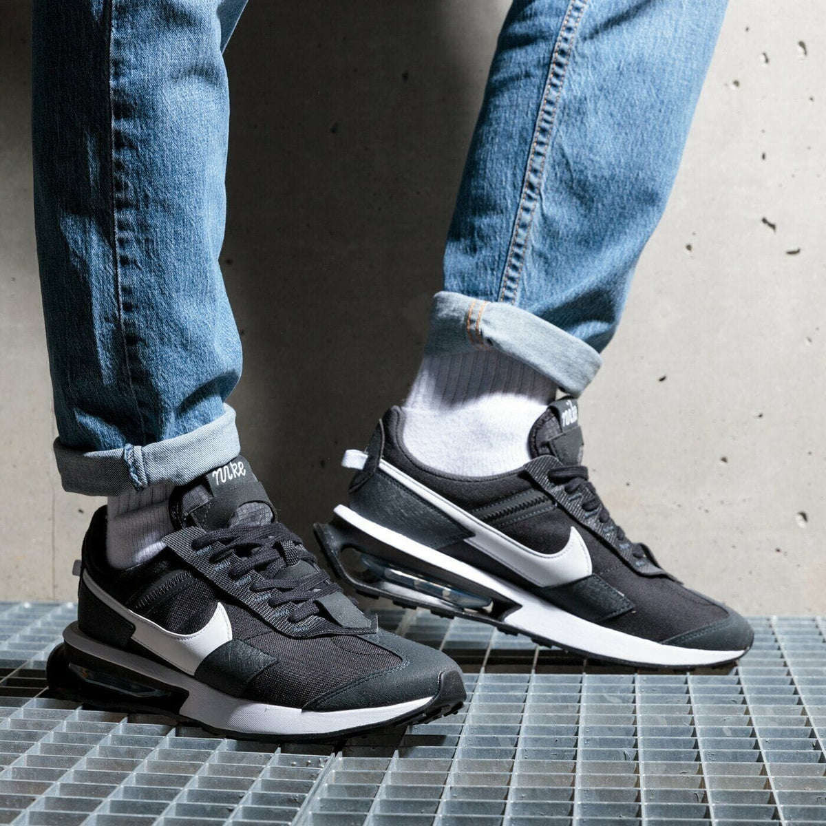 NIKE AIR MAX PRE DAY BLACK WHITE