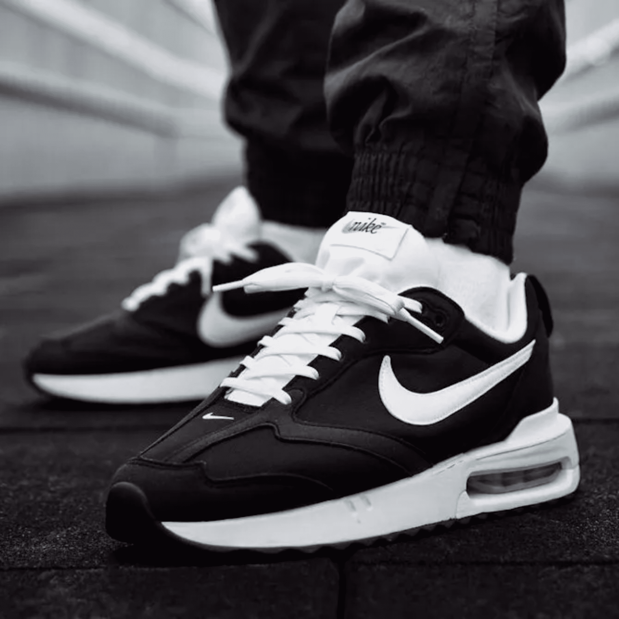 NIKE AIR MAX DAWN BLACK
